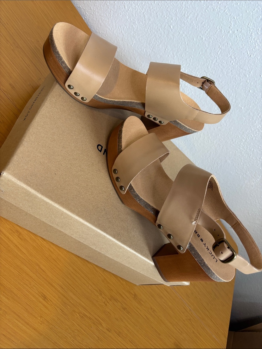 Lucky Brand Beige Leather Block Heel Sandals - Picture 4 of 4